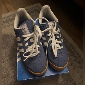 Adidas Women's Samoa tennis shoes